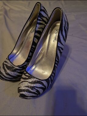 Qupid Silver and Black Zebra Glitter Platform Pumps